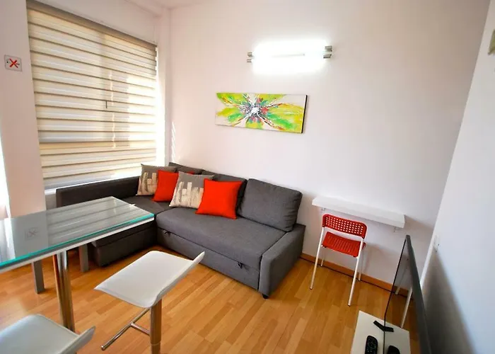 Chic Flat Triana Апартаменты *